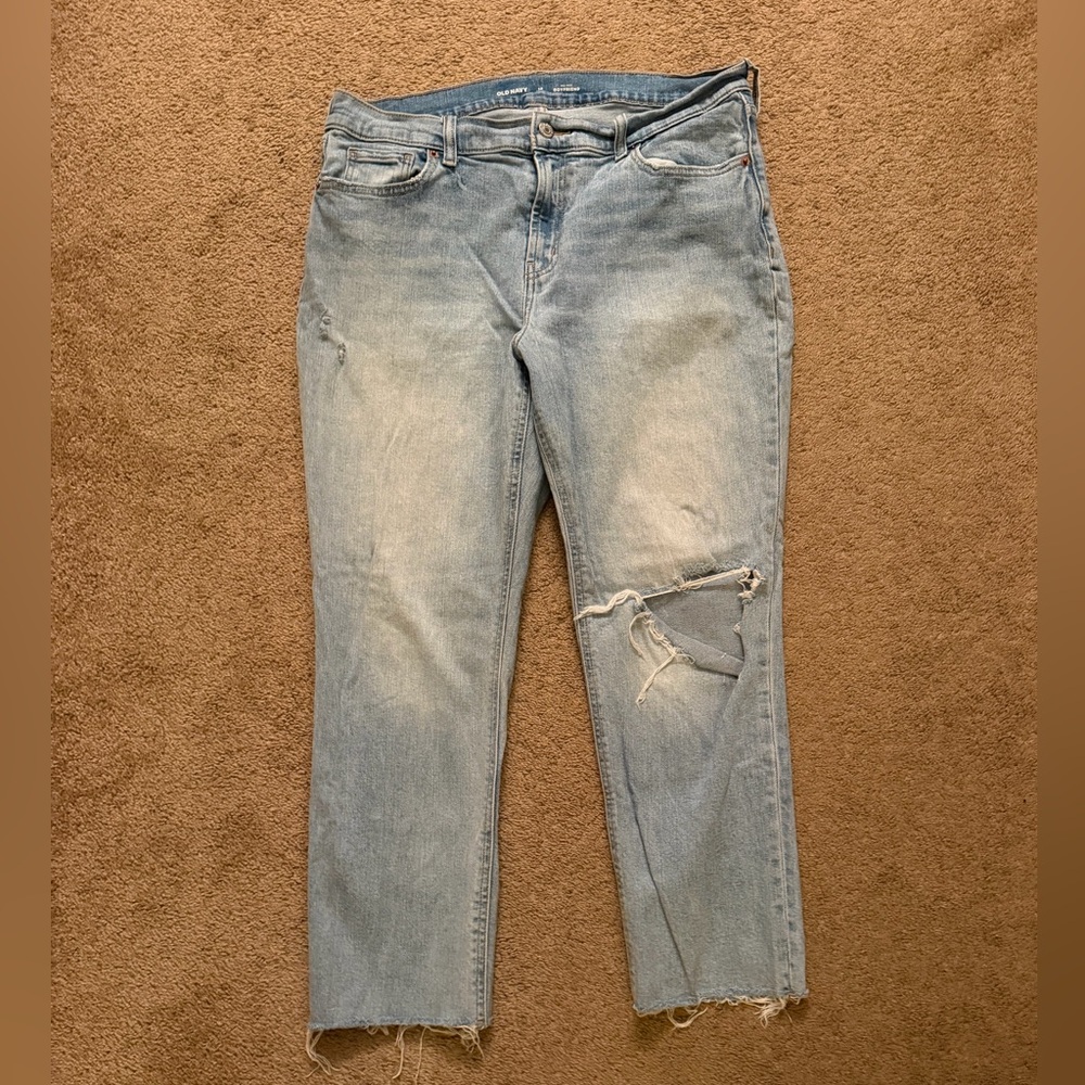 Old navy mid rise distressed boyfriend jeans size 12